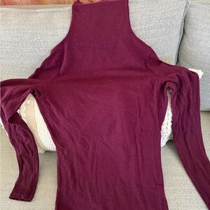 Club Monaco Women's Burgundy Turtleneck Sweater